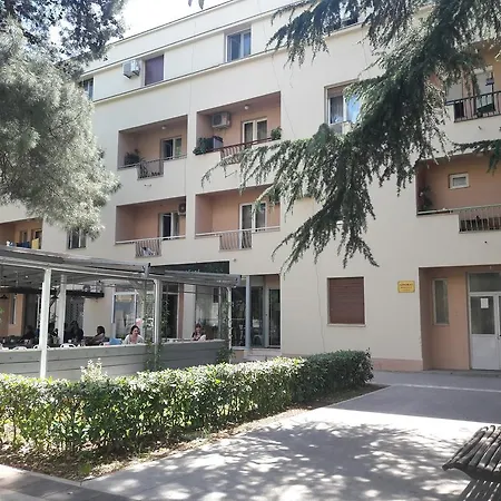 Lägenhet Heart Of Downtown Podgorica