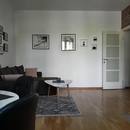 Heart Of Downtown Apartment